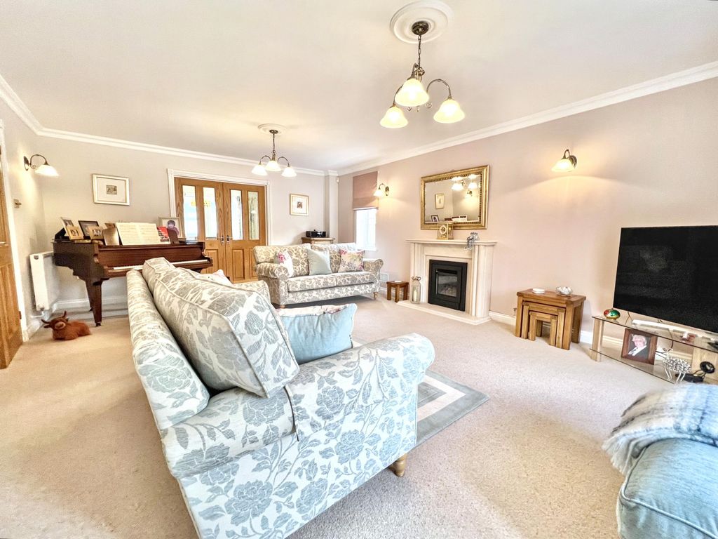 Additional image 6 of 4 bed detached house for saleOutstanding Family Home 8 Walnut Grove, Crick, Caldicot, Monmouthshire NP26