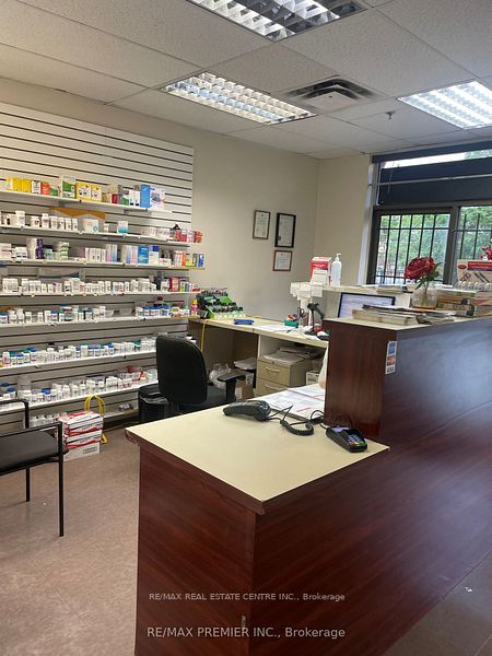 Additional image 2 of 165 Dundas Street W, Mississauga, ON, L5B 2L6