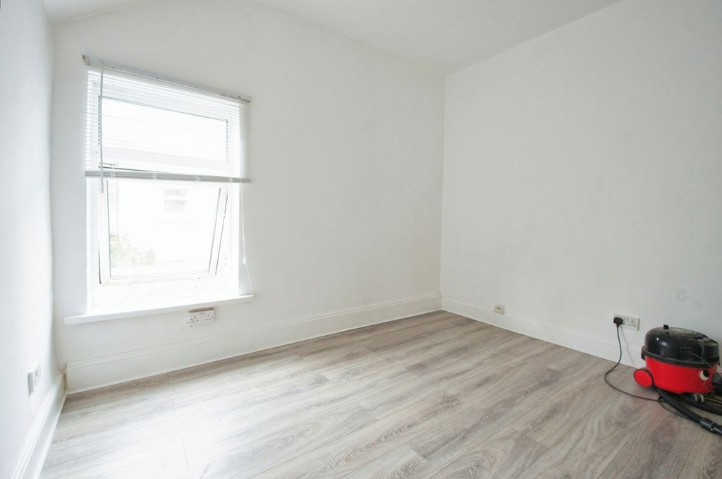 Additional image 10 of 4 bed flat for saleDiana Street, Cardiff CF24