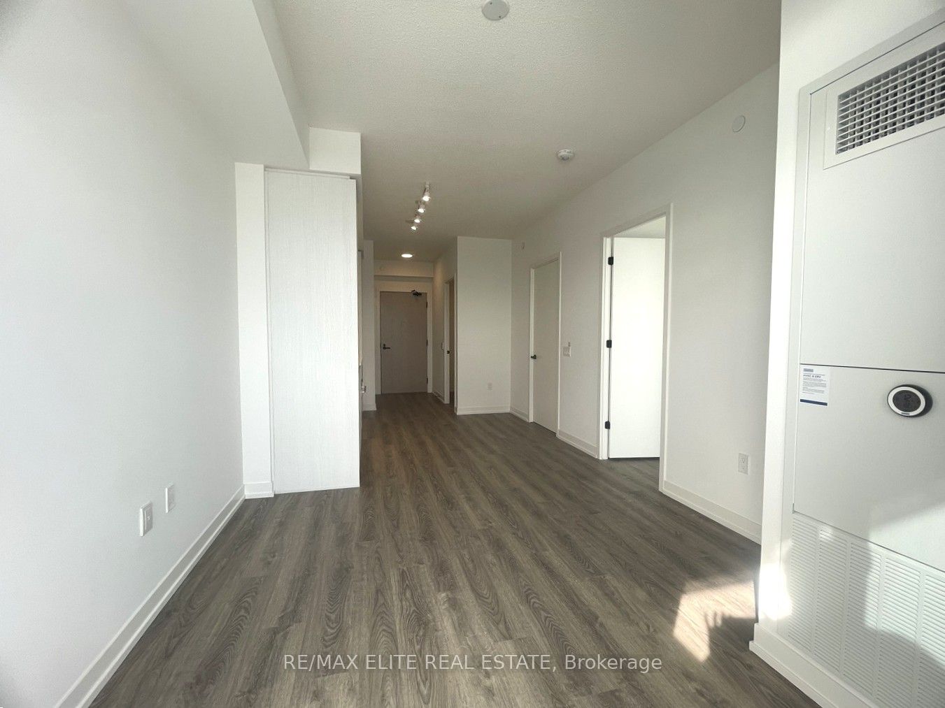 5811-8 Interchange Way, Vaughan, ON, L4K 5Z7 photo 4