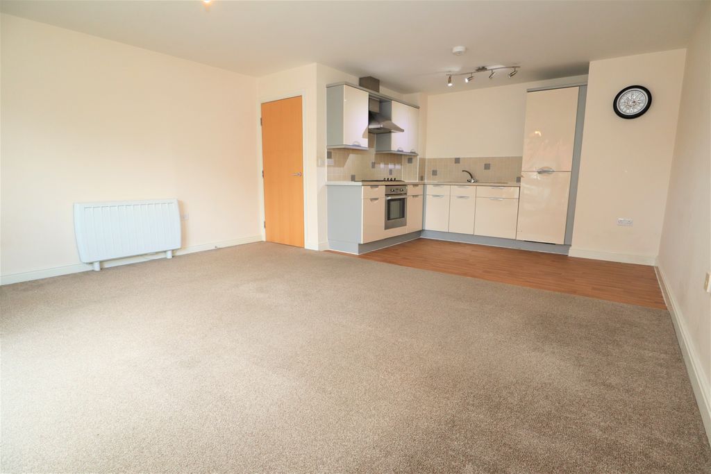 Additional image 3 of 1 bed flat for saleRiverside Drive, Lincoln LN5