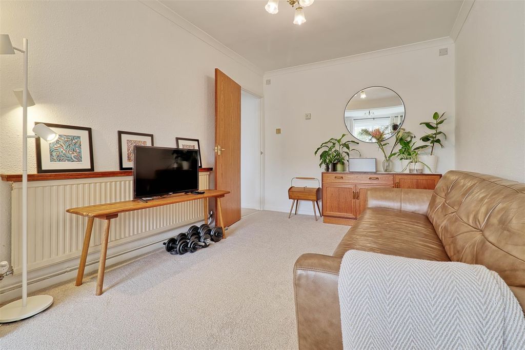 Additional image 4 of 4 bed semi-detached house for saleIzaak Walton Way, Cambridge CB4