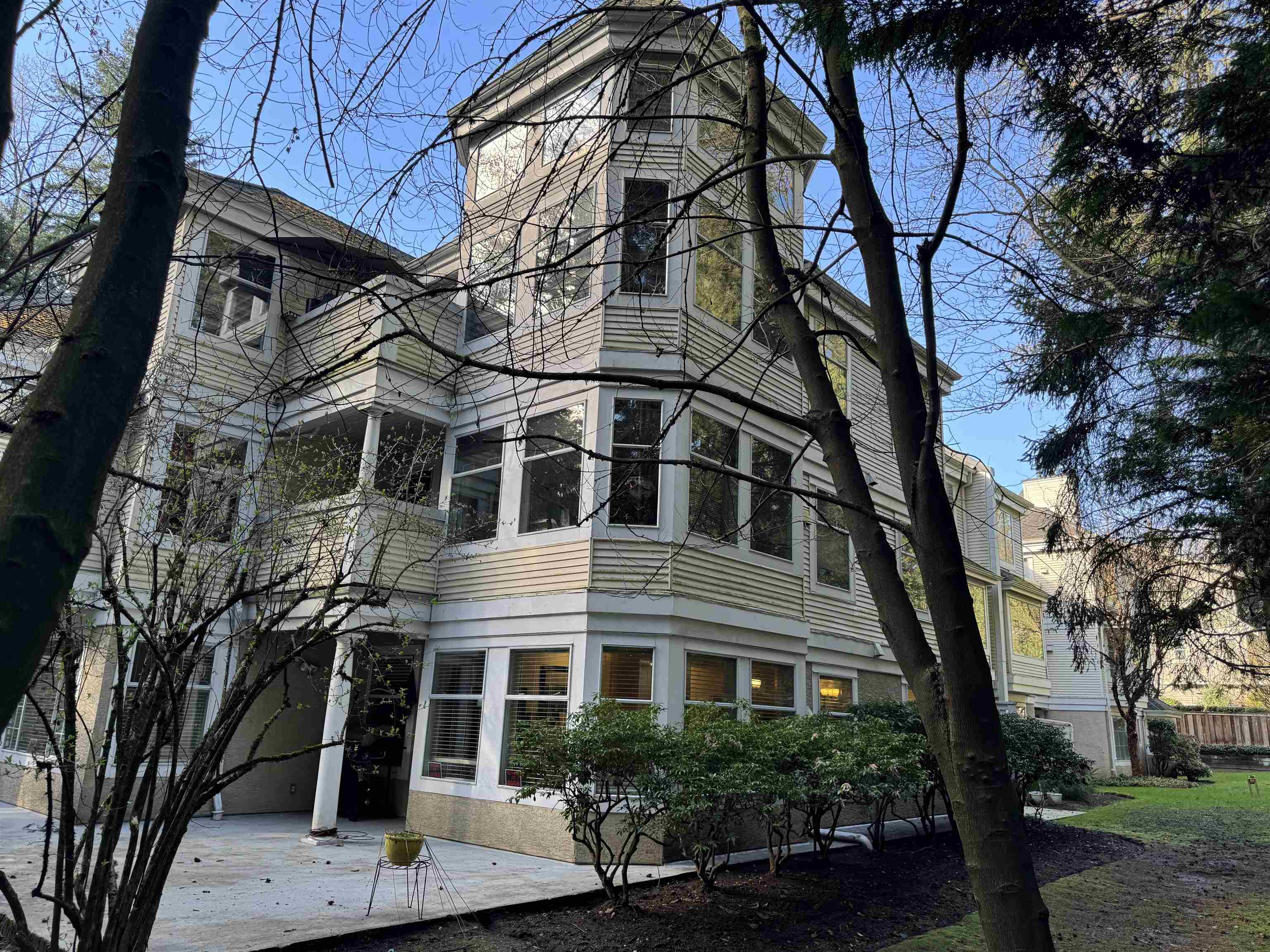108-6860 Rumble Street, Burnaby, BC, V5E 1A8