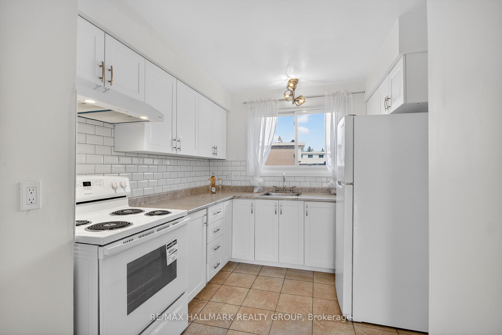 Additional image 3 of 427 Moodie Drive, Ottawa, ON, K2H 8A5