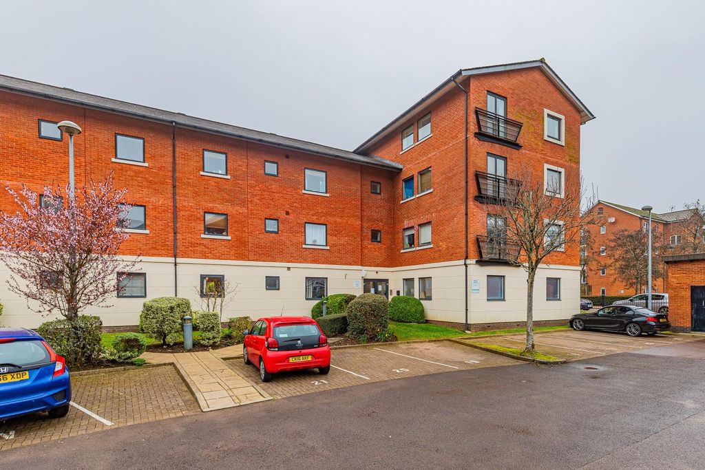 2 bed flat for saleHenke Court, Cardiff CF10