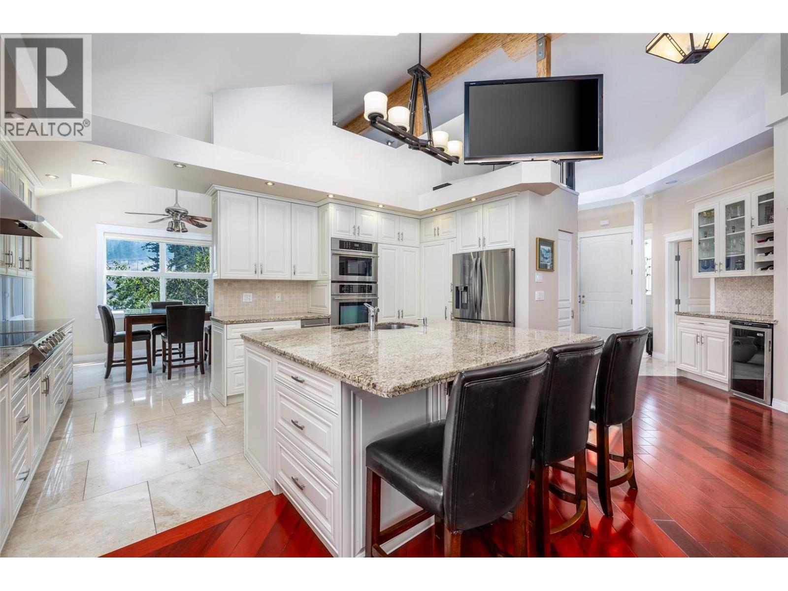 Additional image 5 of 375 Trumpeter Court, Kelowna, BC, V1W5J4