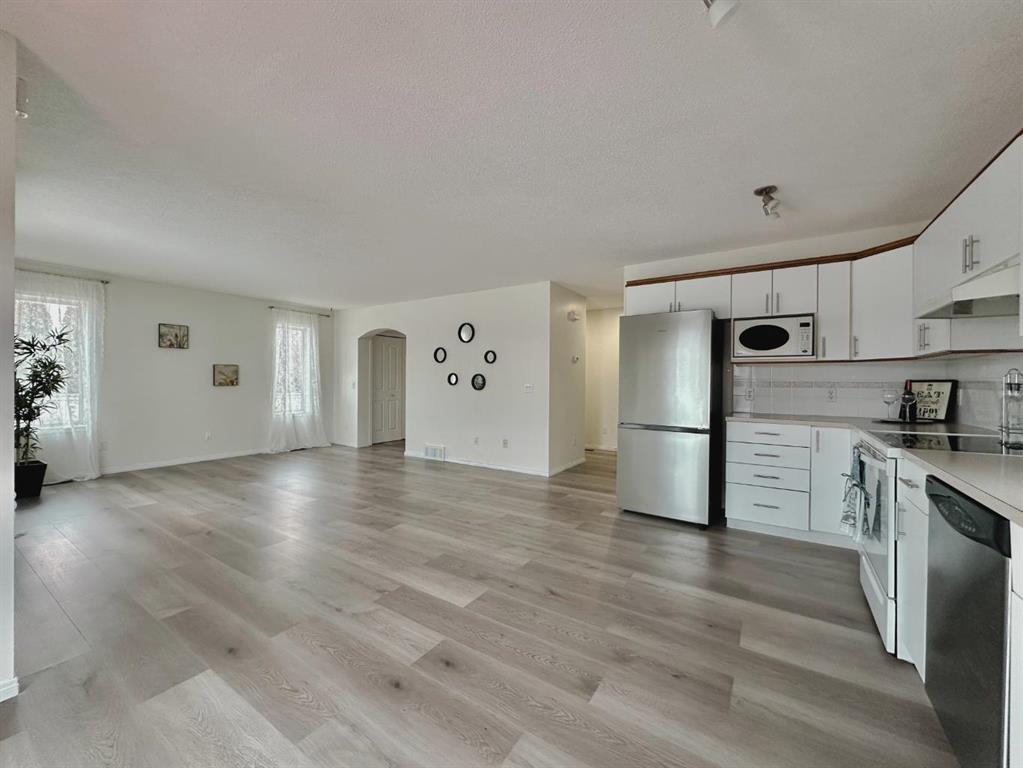 Additional image 5 of 139 Bridlewood Circle SW, Calgary, AB, T2Y 3L1