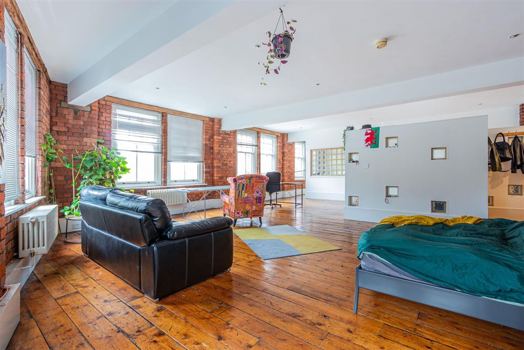 Additional image 3 of Studio for sale4 Ocean House, Clarence Road, Cardiff CF10