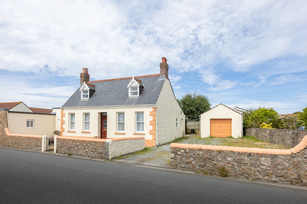 5 bed detached house for saleLa Rocquette, Castel, Guernsey GY5