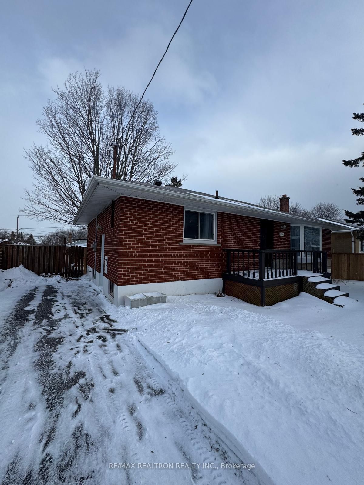1467 Oxford Street, Oshawa, ON, L1J 3W9