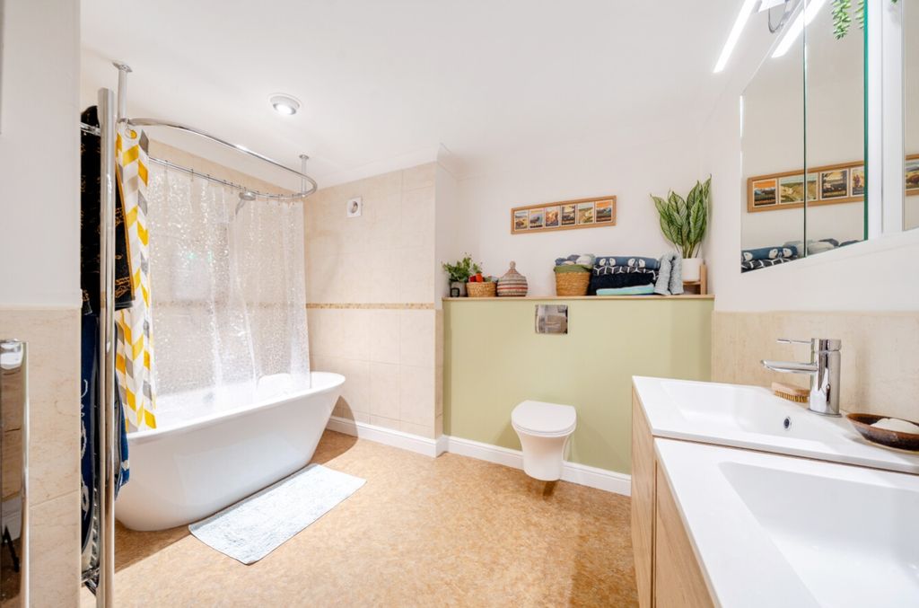 Additional image 5 of 2 bed flat for saleCrown Mill Vernon Street, Lincoln, Lincolnshire LN5