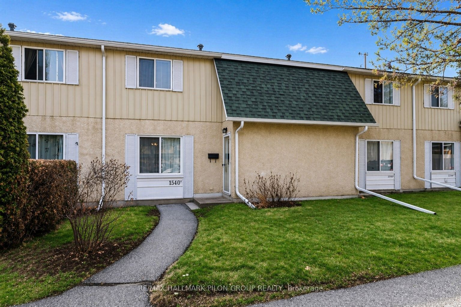 C-1540 Beaverpond Drive, Ottawa, ON, K1B 3R9