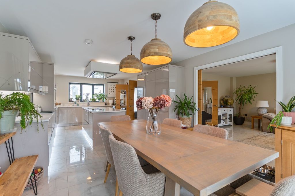 4 bed detached house for salePenperlleni, Pontypool NP4 photo 2