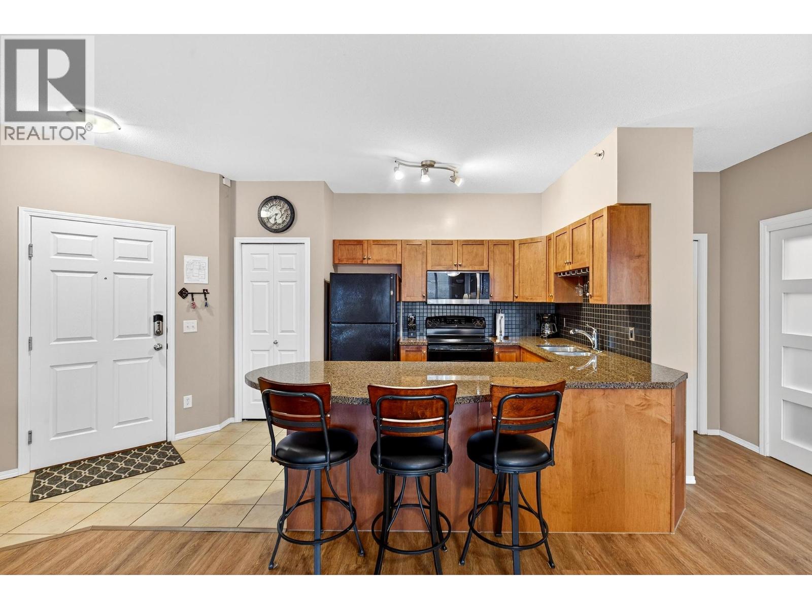 Additional image 3 of 1402-1875 Country Club Drive, Kelowna, BC, v1v2w7