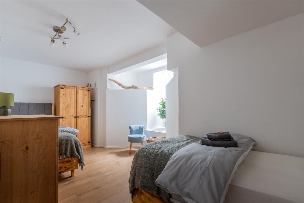 Additional image 9 of 3 bed flat for saleFitzhamon Embankment, Riverside, Cardiff CF11