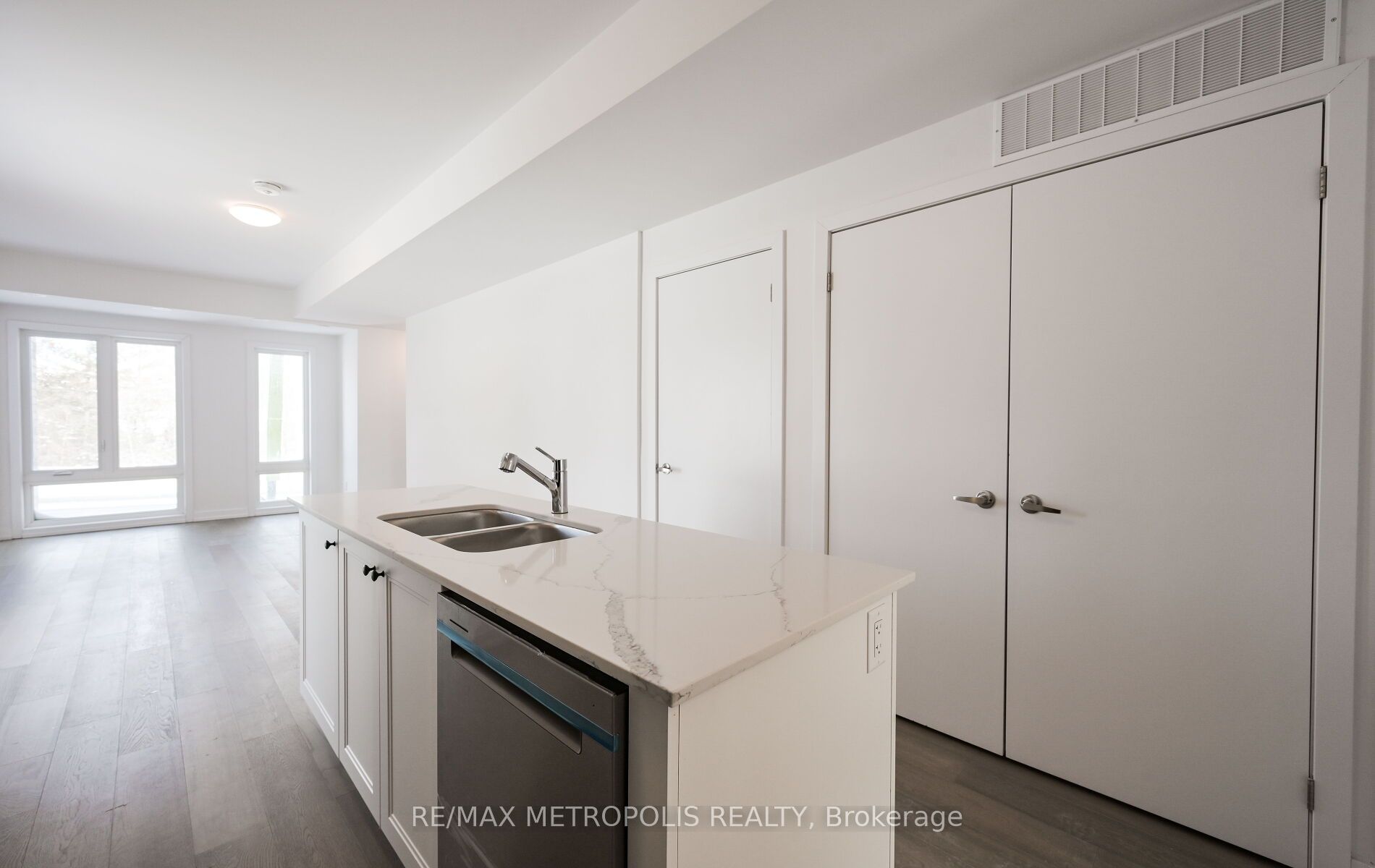 113-51 Jefferson Side Road, Richmond Hill, ON, L4E 1M1 photo 4