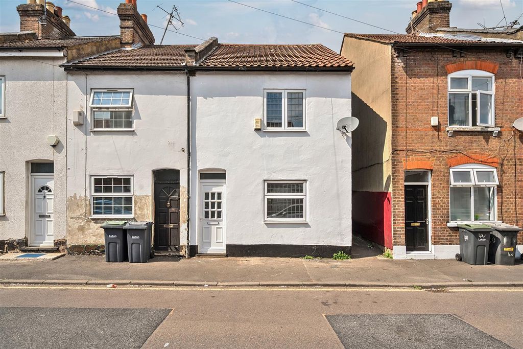 3 bed end terrace house for saleStanley Street, Luton LU1