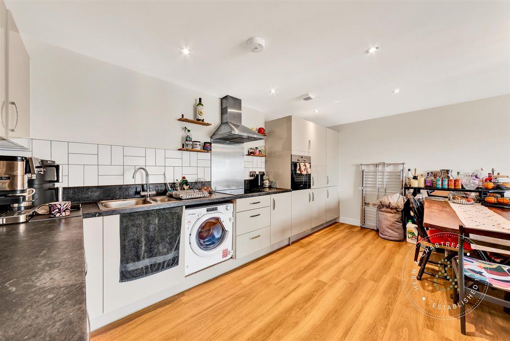 Additional image 17 of 2 bed flat for saleHawthorn House, The Boulevard, The Mill, Canton, Cardiff CF11