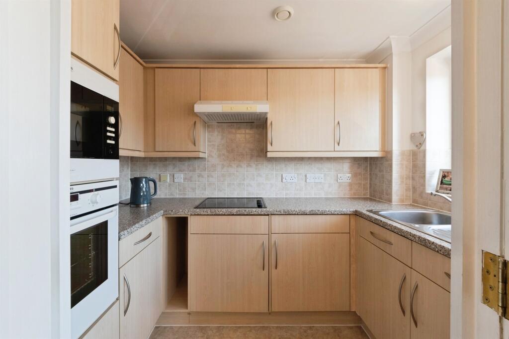 Additional image 8 of Stratford Road, Hall Green, Birmingham