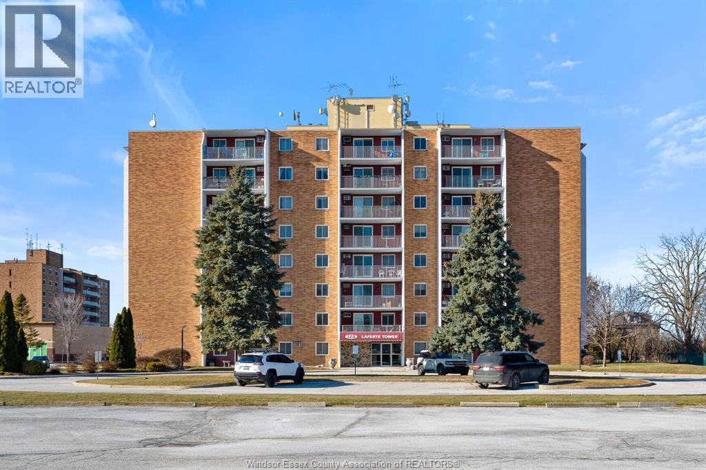 205-120 Pickering , Amherstburg, ON, N9V3N3