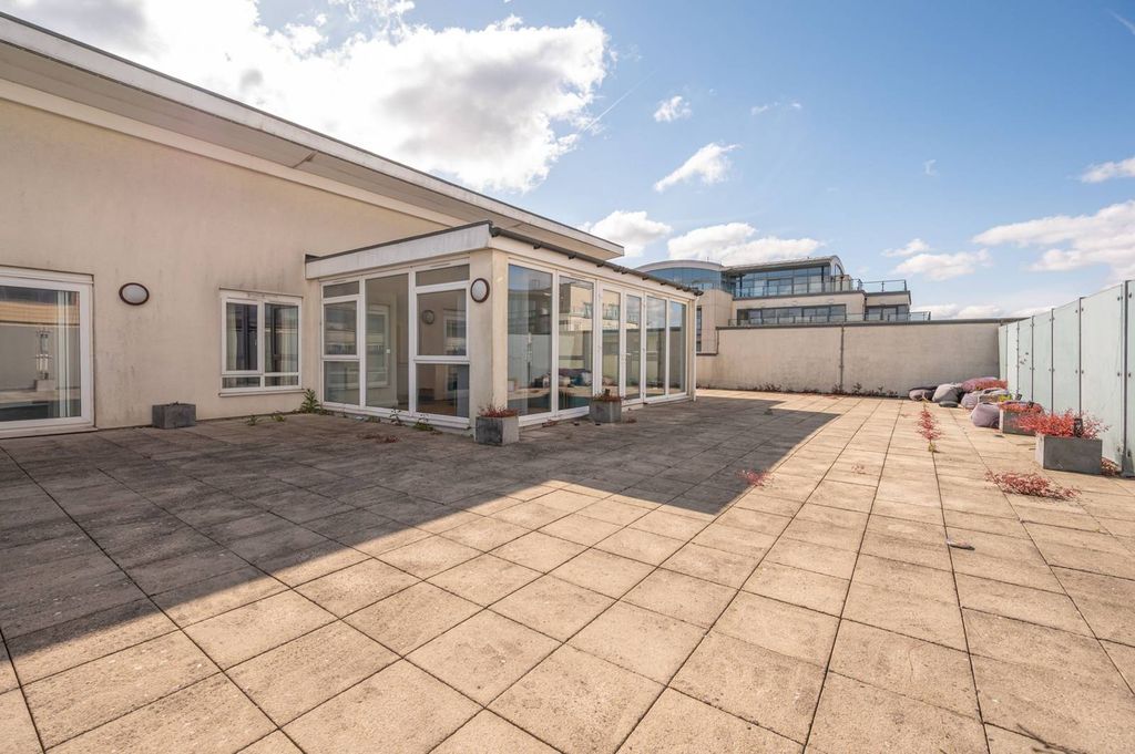 Additional image 9 of 3 bed flat for saleBoulevard Drive, Colindale, London NW9