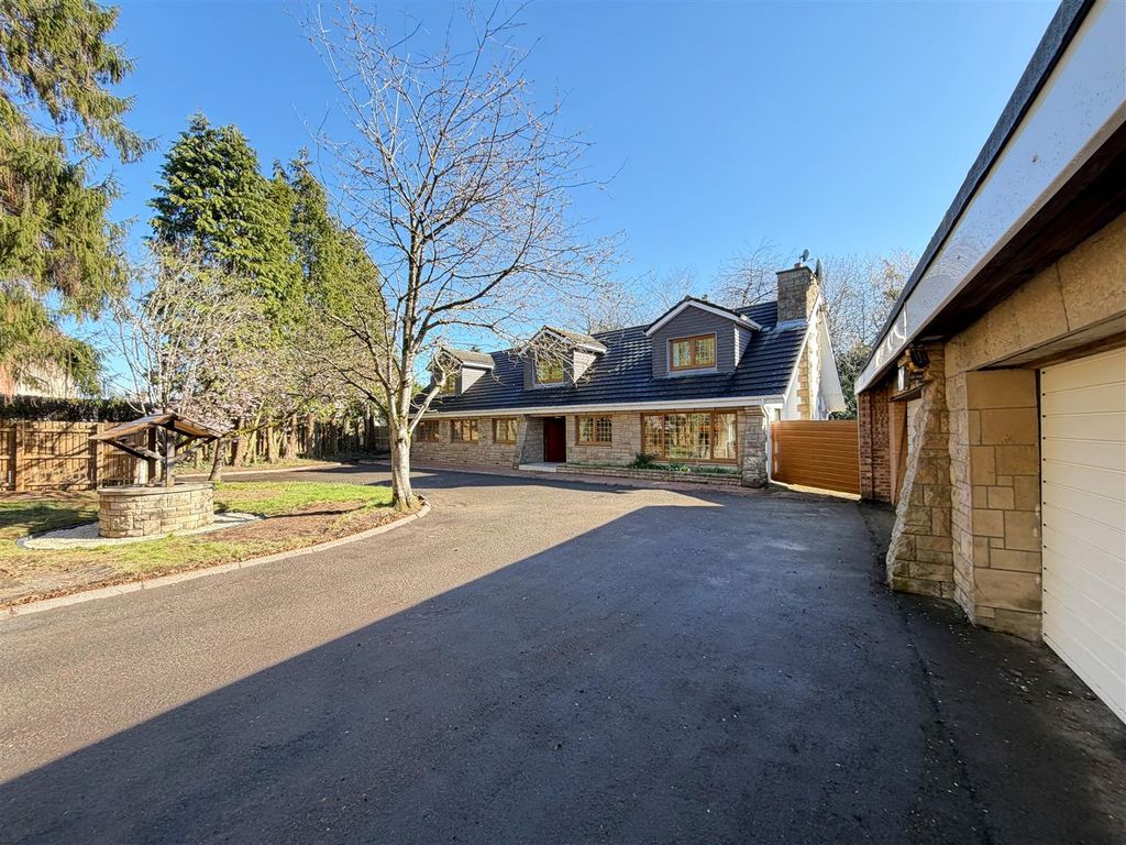 6 bed detached house for saleThe Glebe, Bothwell, Glasgow G71