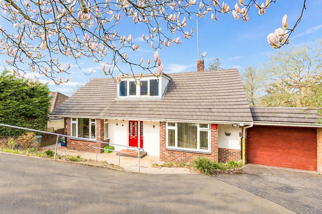 3 bed detached house for saleEveswell Park Road, Newport NP19