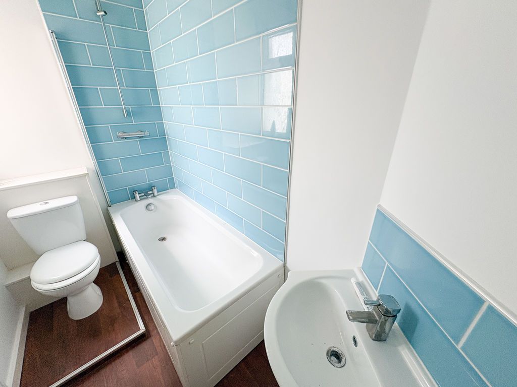 Additional image 6 of 2 bed flat for saleSouthview Drive, Westcliff-On-Sea SS0