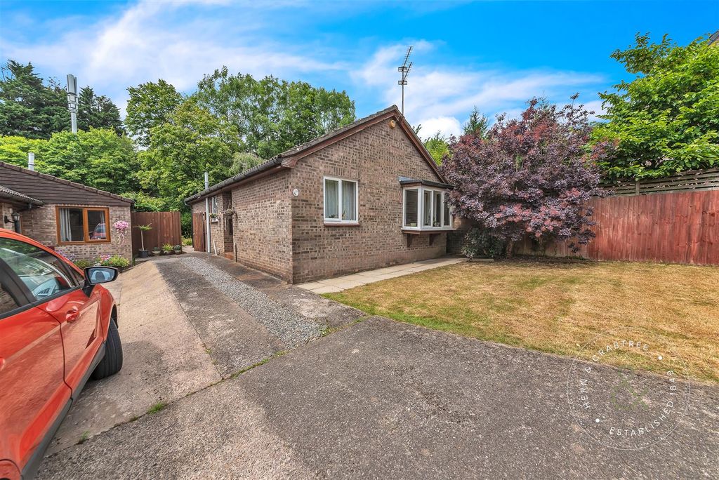 3 bed detached bungalow for saleAlderwood Close, St. Mellons, Cardiff CF3