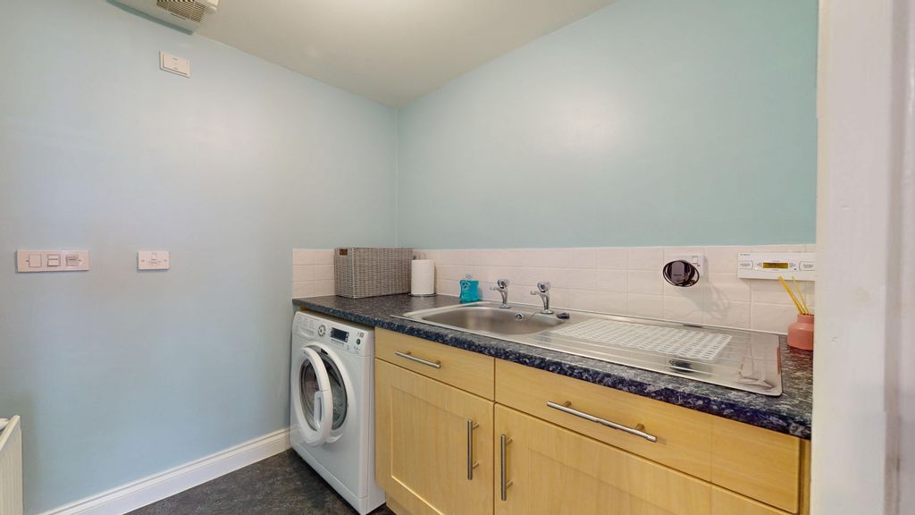 Additional image 8 of 4 bed terraced house for saleMilestone Close, Heath, Cardiff CF14