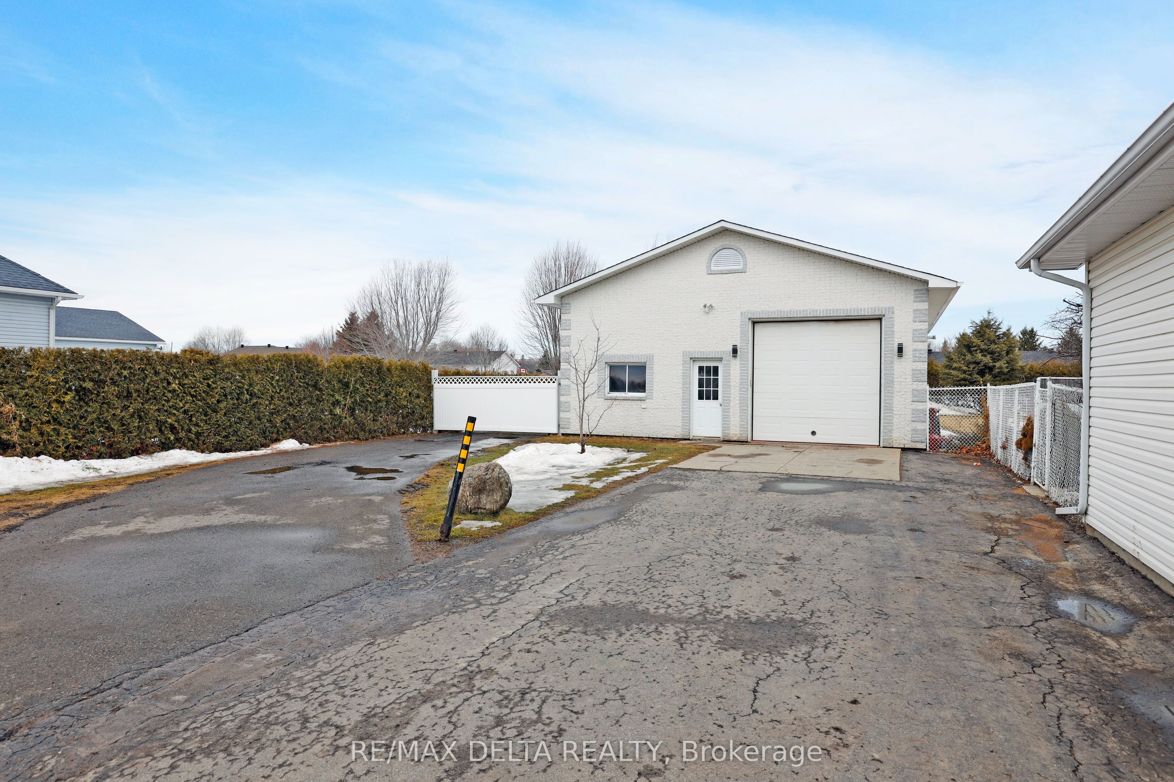 Additional image 4 of 2031 Devine Road, Ottawa, ON, K0A 3H0