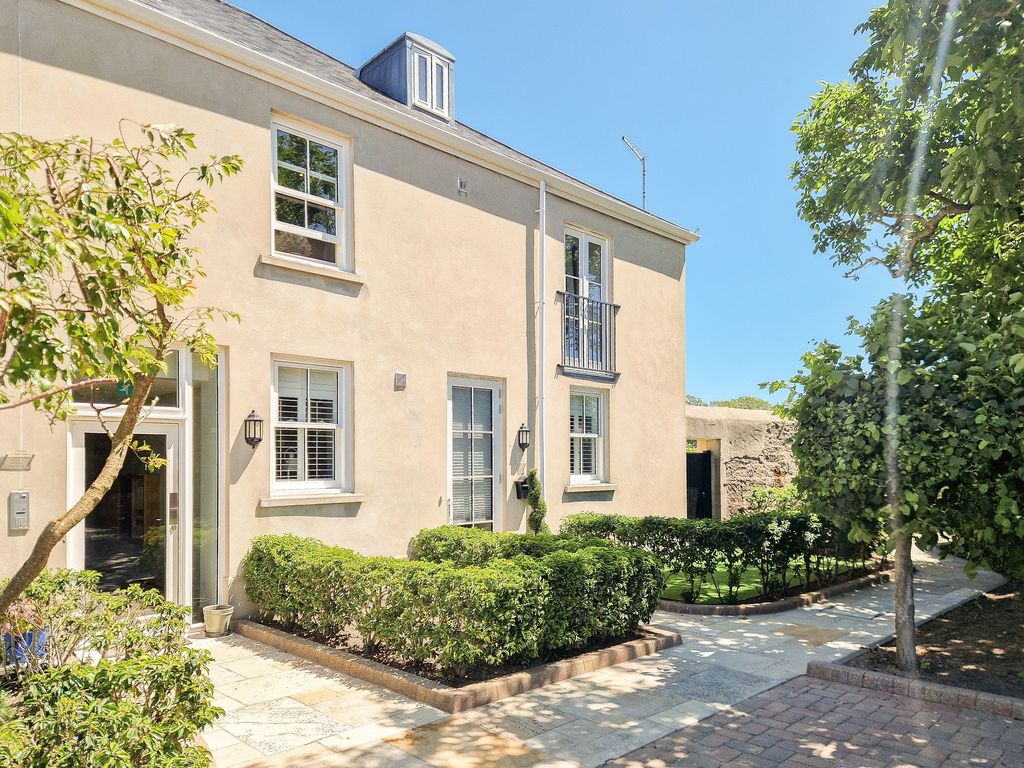 2 bed flat for sale5 Highstead, St Saviour JE2