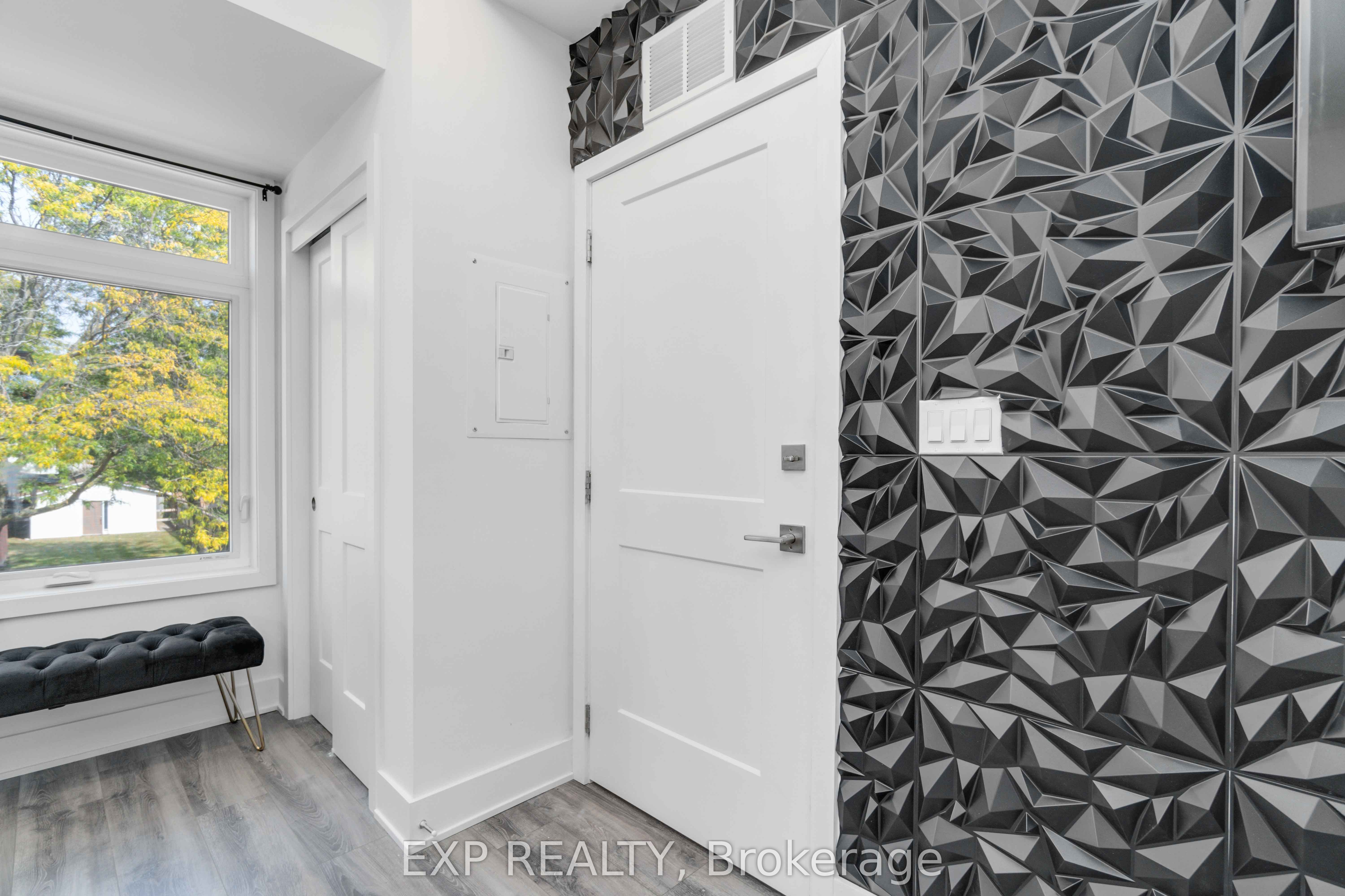Additional image 3 of 312-6065 Mcleod Road N, Niagara Falls, ON, L2G 0Z7