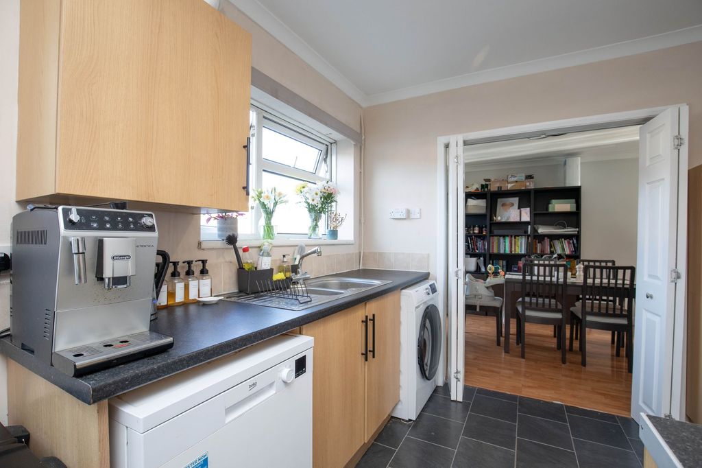 Additional image 12 of 3 bed semi-detached house for saleChard Avenue, Llanrumney CF3