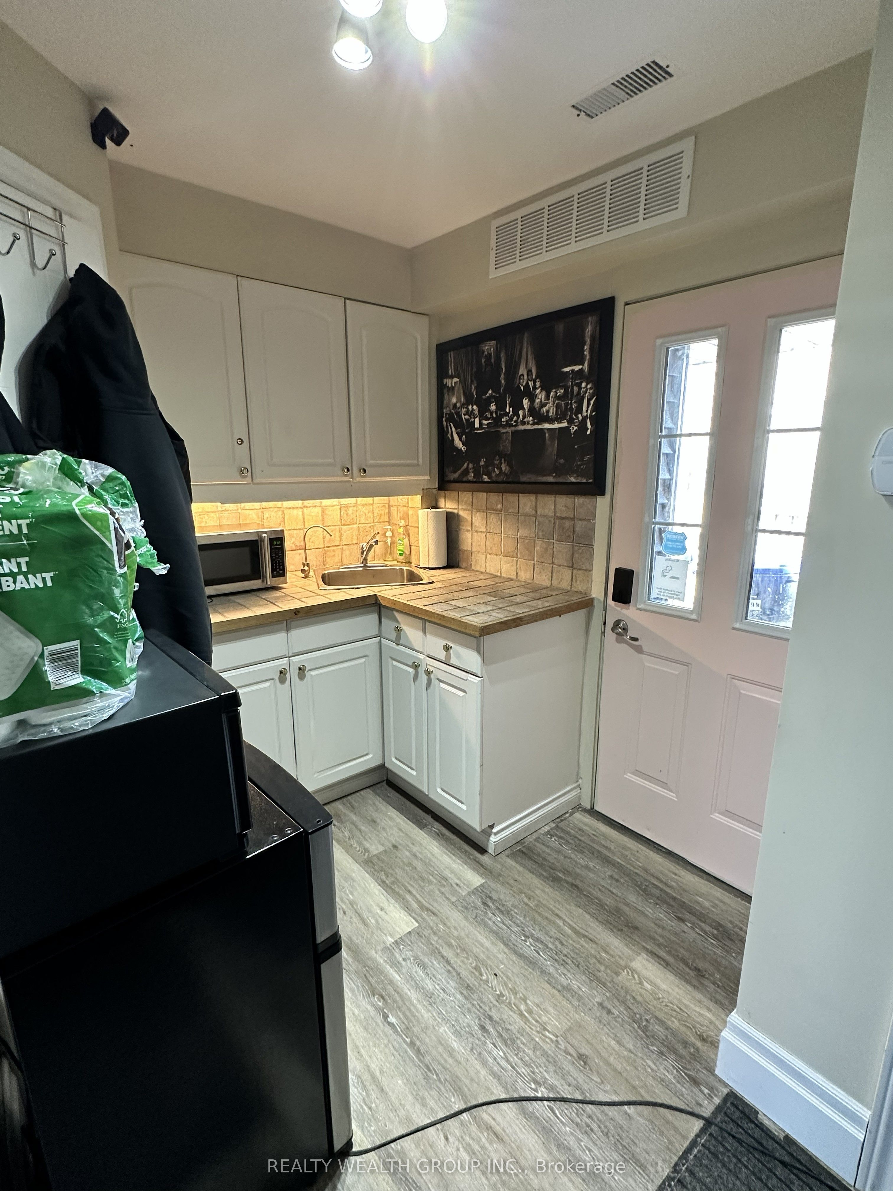 Additional image 5 of 18 Holland Street W, Bradford West Gwillimbury, ON, L3Z 2B3