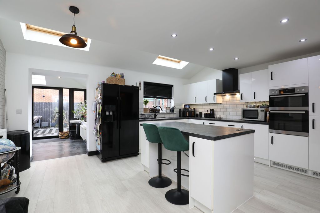 Additional image 2 of 5 bed detached house for saleFoil Close, Rogerstone, Newport NP10