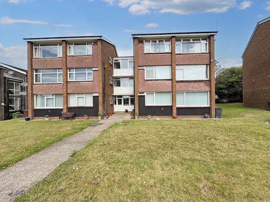 2 bed flat for saleChulmleigh Close, Rumney, Cardiff CF3