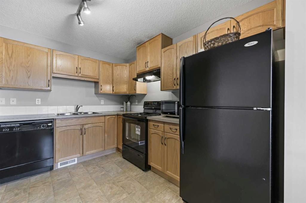 Additional image 6 of 165 Saddlebrook Point NE, Calgary, AB, T3J0G3