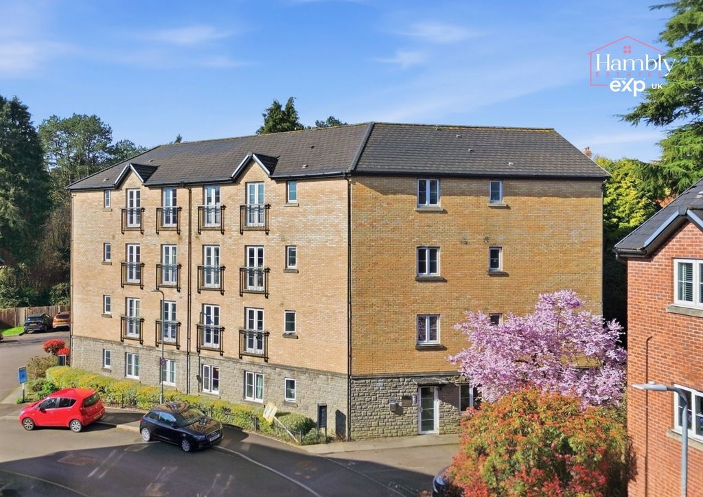 2 bed flat for saleWhitworth Square, Whitchurch, Cardiff CF14