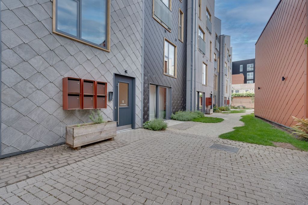 Additional image 2 of 3 bed flat for saleCutlers Gardens, Sheffield S3