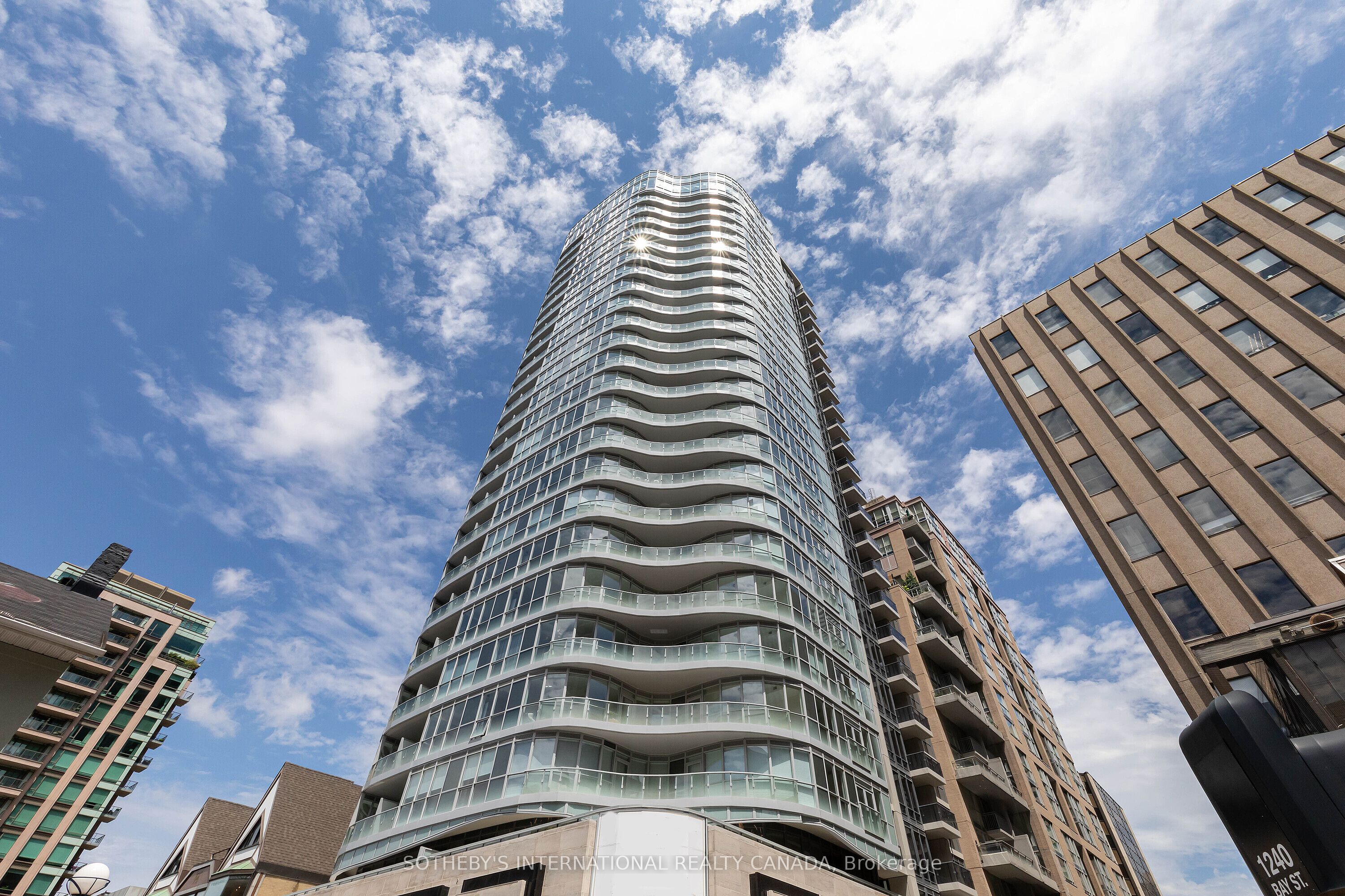 906-88 Cumberland Street, Toronto, ON, M5R 0C8