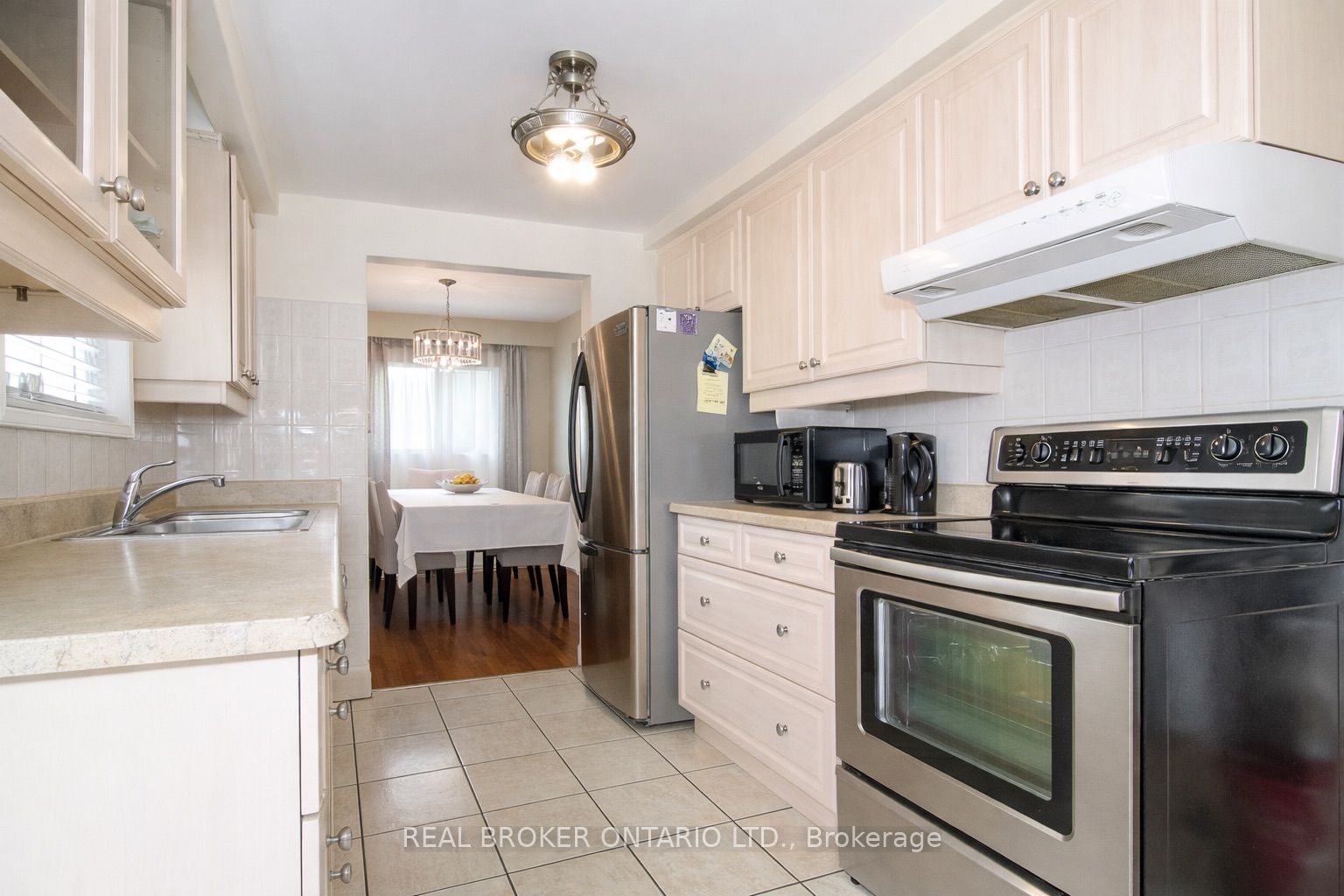 Additional image 5 of Main-3474 Galena Crescent, Mississauga, ON, L5A 3L8