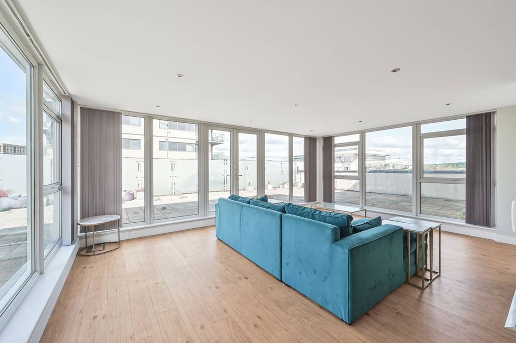 Additional image 10 of 3 bed flat for saleBoulevard Drive, Colindale, London NW9