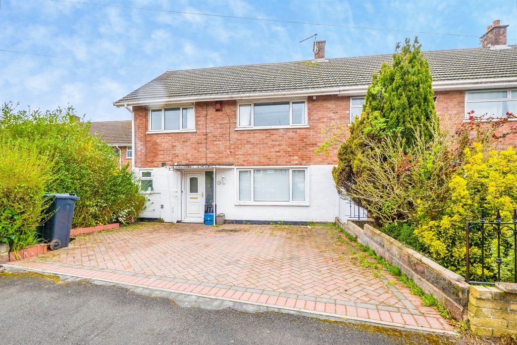 3 bed semi-detached house for saleWashford Avenue, Llanrumney, Cardiff CF3