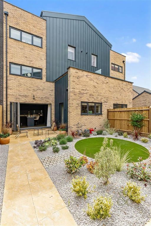 Additional image 47 of 5 bed town house for saleThe Dale, Parc Llandaf, Llantrisant Road, Llandaff, Cardiff CF5
