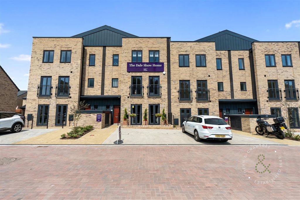5 bed town house for saleThe Dale, Parc Llandaf, Llantrisant Road, Llandaff, Cardiff CF5