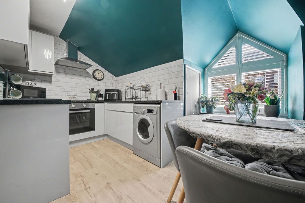 Additional image 3 of 1 bed flat for sale71 South East Road, Sholing SO19
