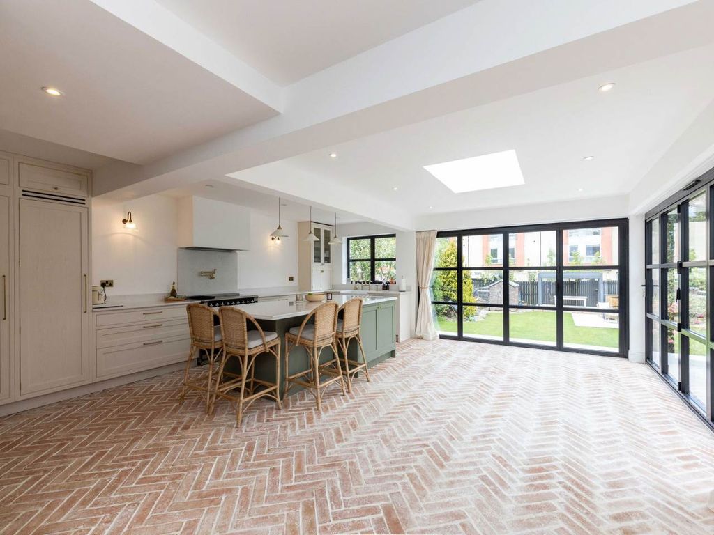 3 bed detached house to rentBarntongate Avenue, Barnton, Edinburgh EH4