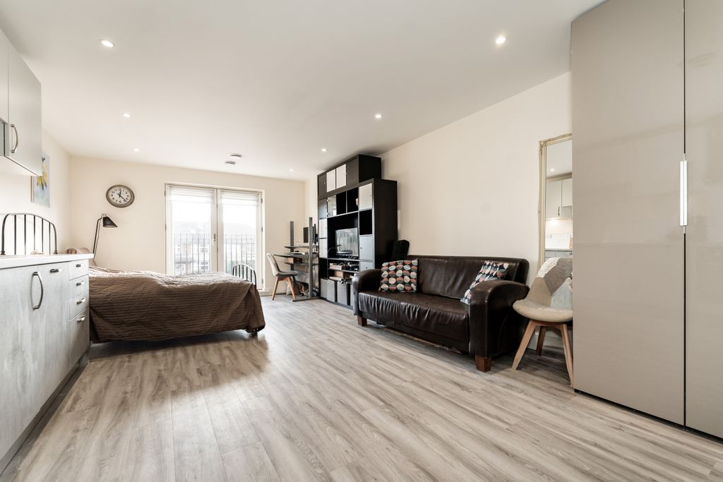 Additional image 4 of Studio for saleLovel House, Milton Road, Cambridge, Cambridgeshire CB4