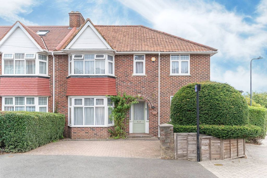 Additional image 2 of 8 bed semi-detached house for saleLodore Gardens, Kingsbury, London NW9